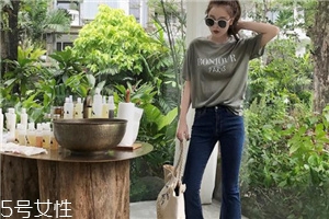 牛仔褲刷白了怎么辦？牛仔褲變白很難恢復