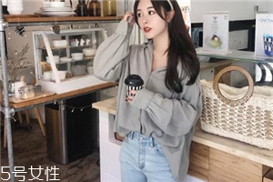 牛仔褲顏色太深怎么辦？牛仔褲褪色需謹慎
