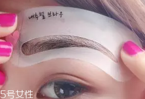 眉卡好用還是眉貼好用？眉貼更精確