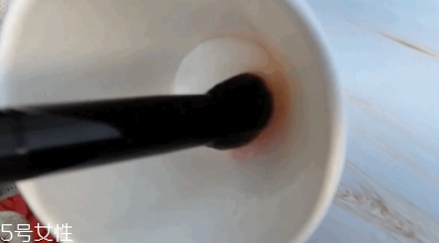 曼丹保濕卸妝水怎么樣？防水口紅卸不掉