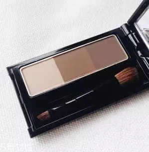 眉粉用久了結(jié)塊怎么辦？用眉刷戳碎