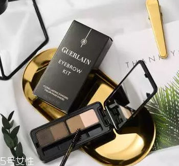 眉粉用久了結(jié)塊怎么辦？用眉刷戳碎