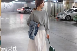 衛(wèi)衣搭配長裙好看嗎？早春凹足造型感