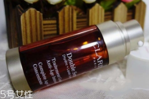 嬌韻詩(shī)雙管精華好用嗎？年輕肌膚的日常抗氧化產(chǎn)品