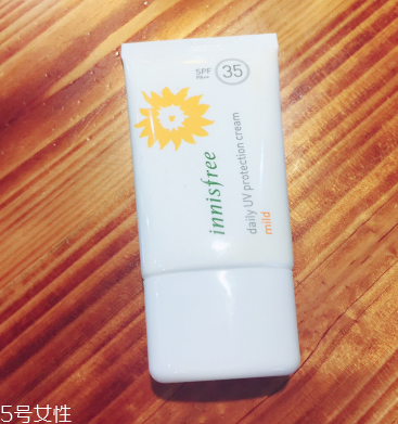 悅詩風吟控油防曬乳好用嗎 自然關(guān)愛美白防曬霜