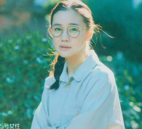 鹽系女生怎樣穿搭？清新無公害的鄰家女孩