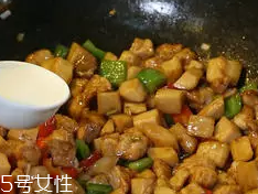 杏鮑菇怎么洗才干凈？鹽水泡泡輕松去污