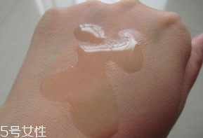 papa recipe春雨卸妝水怎么用？濕敷10秒即可