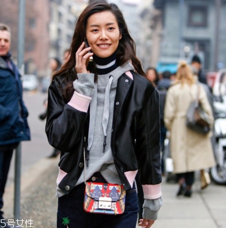 furla包包怎么打開？超百搭的心機包包