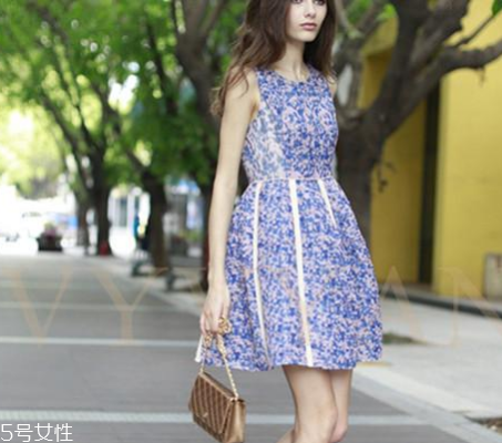 職業(yè)裝怎么穿好看？褪去稚氣邁向成熟