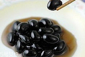 黑豆泡醋用什么醋最好？不要用白醋