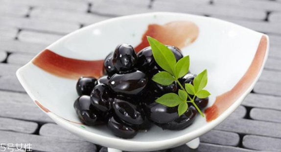 黑豆泡醋用什么醋最好？不要用白醋