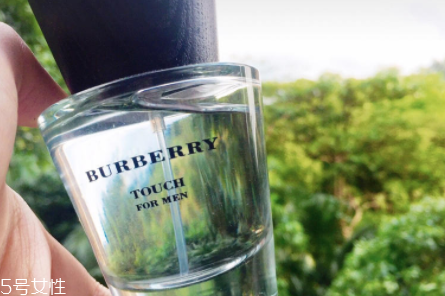 burberry情緣男士香水女士能用嗎？男女皆宜的木質(zhì)香調(diào)