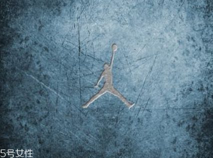 air jordan 1 satin黑扣碎配色綢緞版多少錢？
