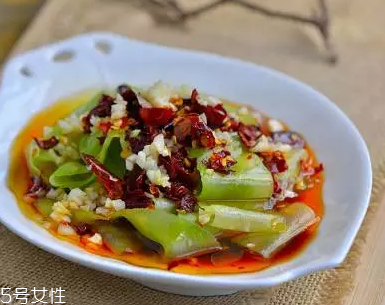 萵筍生吃好還是熟吃好？煮熟后維生素含量大大降低