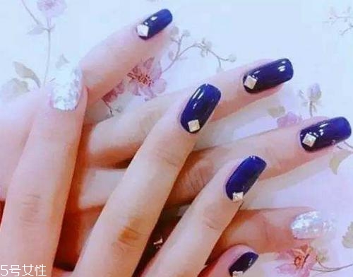 手指粗適合做什么美甲好看 粗手指適合的美甲顏色 手指粗適合做什么美甲好看 粗手指適合的美甲顏色