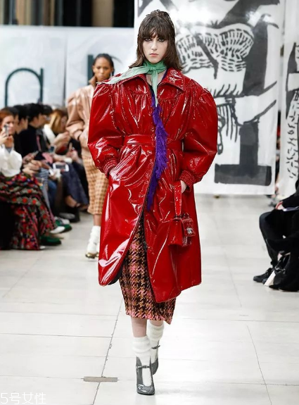 miumiu2018秋冬系列好看嗎_有哪些款式？