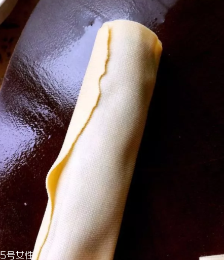 豆腐皮能油炸嗎？火候太猛容易炸糊