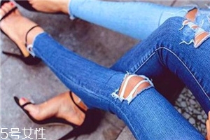 牛仔褲能配高跟鞋嗎？精致女生的穿搭法則