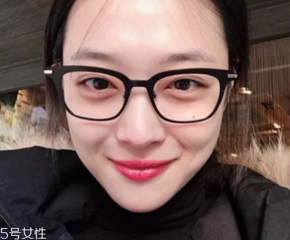 戴眼鏡好看還是不戴眼鏡好看？寬眼距戴眼鏡很精致