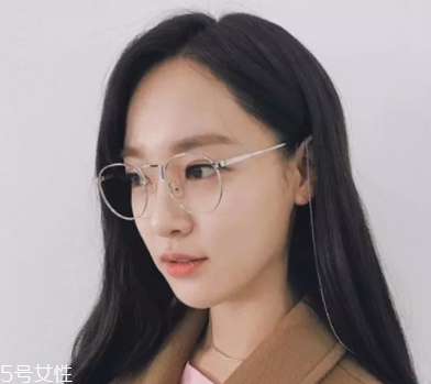戴眼鏡好看還是不戴眼鏡好看？寬眼距戴眼鏡很精致
