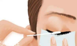 卸眼妝眼睛刺痛怎么辦？5款溫和不刺激的眼部卸妝推薦