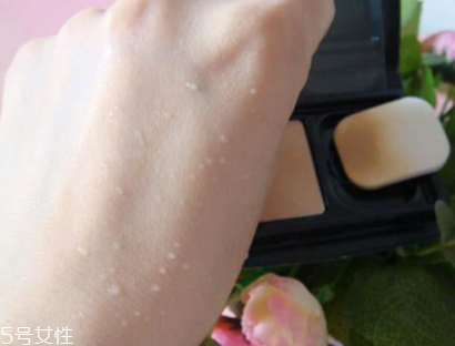 迪奧凝脂恒久粉餅好用嗎？輕薄持久適合春夏