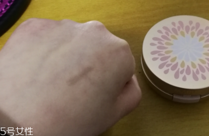 丸美氣墊BB霜幾號(hào)最白？1號(hào)適合白皮