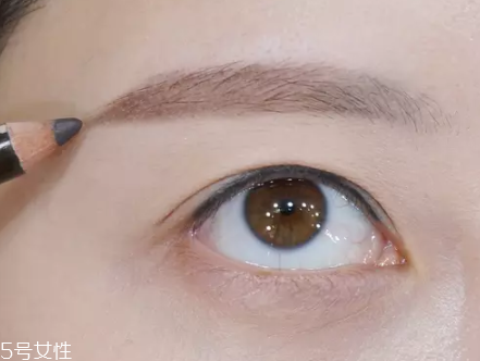 眉毛短怎么變長(zhǎng)？畫眉大法拯救短眉星人