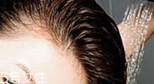 自己染發(fā)怎么染均勻？4個(gè)步驟讓你秒懂染發(fā)DIY