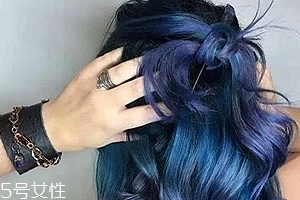 自己染發(fā)怎么染均勻？4個(gè)步驟讓你秒懂染發(fā)DIY