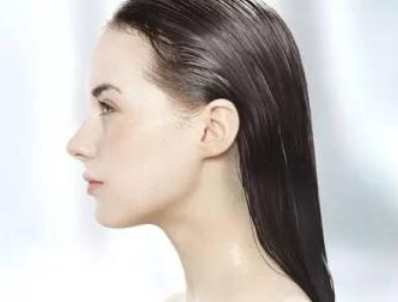 發(fā)膜在頭發(fā)上停留多久？正常發(fā)質(zhì)3到5分鐘