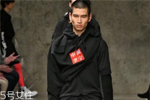 李寧走秀款虎鶴雙形限量衛(wèi)衣多少錢_在哪買？
