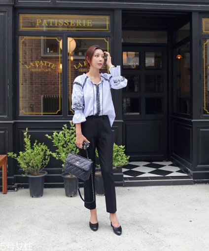 腳寬的女生穿什么高跟鞋？這幾款都很適合