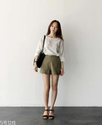 腳寬的女生穿什么高跟鞋？這幾款都很適合