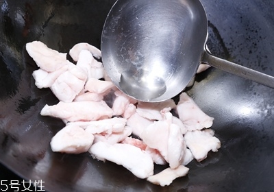 豬油的功效與作用禁忌有哪些 豬油的功效與作用禁忌有哪些