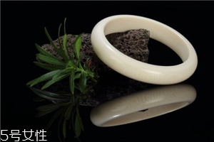 象牙手鐲可以天天戴嗎？這些忌諱要清楚
