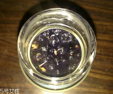 黑枸杞還還是紅枸杞好？各有千秋