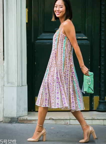 參加婚禮穿什么鞋子？優(yōu)雅與時(shí)髦并存