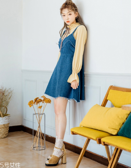 粗跟高跟鞋怎么搭配？春夏必備穿搭