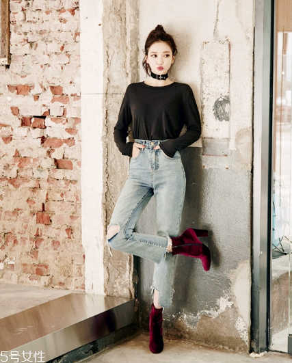 粗跟高跟鞋怎么搭配？春夏必備穿搭