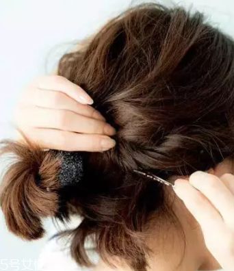 職業(yè)女性發(fā)型大全 2018最流行的OL發(fā)型趨勢 職業(yè)女性發(fā)型大全 2018最流行的OL發(fā)型趨勢