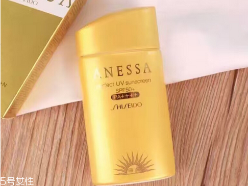 戶外防曬霜哪個(gè)牌子好 戶外使用防曬噴霧更方便 戶外防曬霜哪個(gè)牌子好 戶外使用防曬噴霧更方便