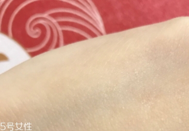 純露可以當(dāng)噴霧嗎？隨時為你補充水分