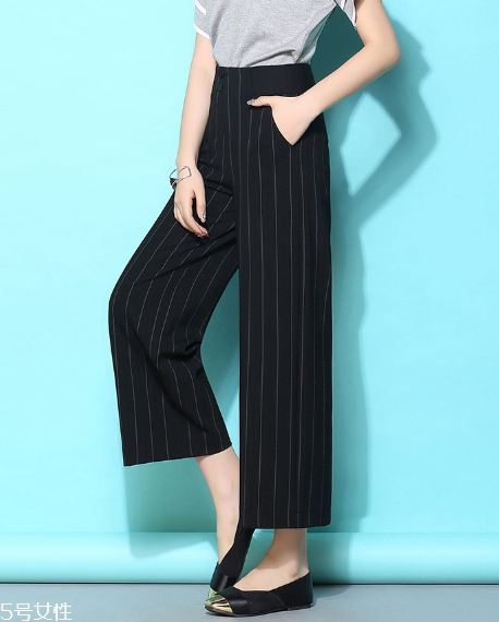 豎條紋衣服怎么搭配？顯瘦顯高不在話下