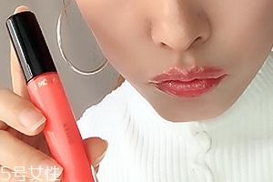 蘭蔻唇釉哪個(gè)顏色好看？菁純唇釉141素顏清純色