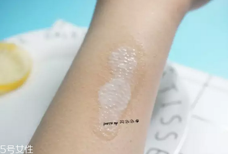 戶外防曬霜哪個(gè)牌子好 戶外使用防曬噴霧更方便 戶外防曬霜哪個(gè)牌子好 戶外使用防曬噴霧更方便