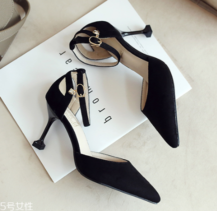 高跟鞋有味道怎么辦？輕松去除高跟鞋異味