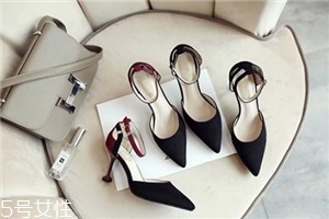 高跟鞋有味道怎么辦？輕松去除高跟鞋異味