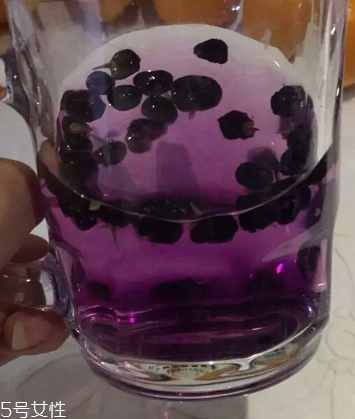 黑枸杞為什么是藍色？花青素的原因